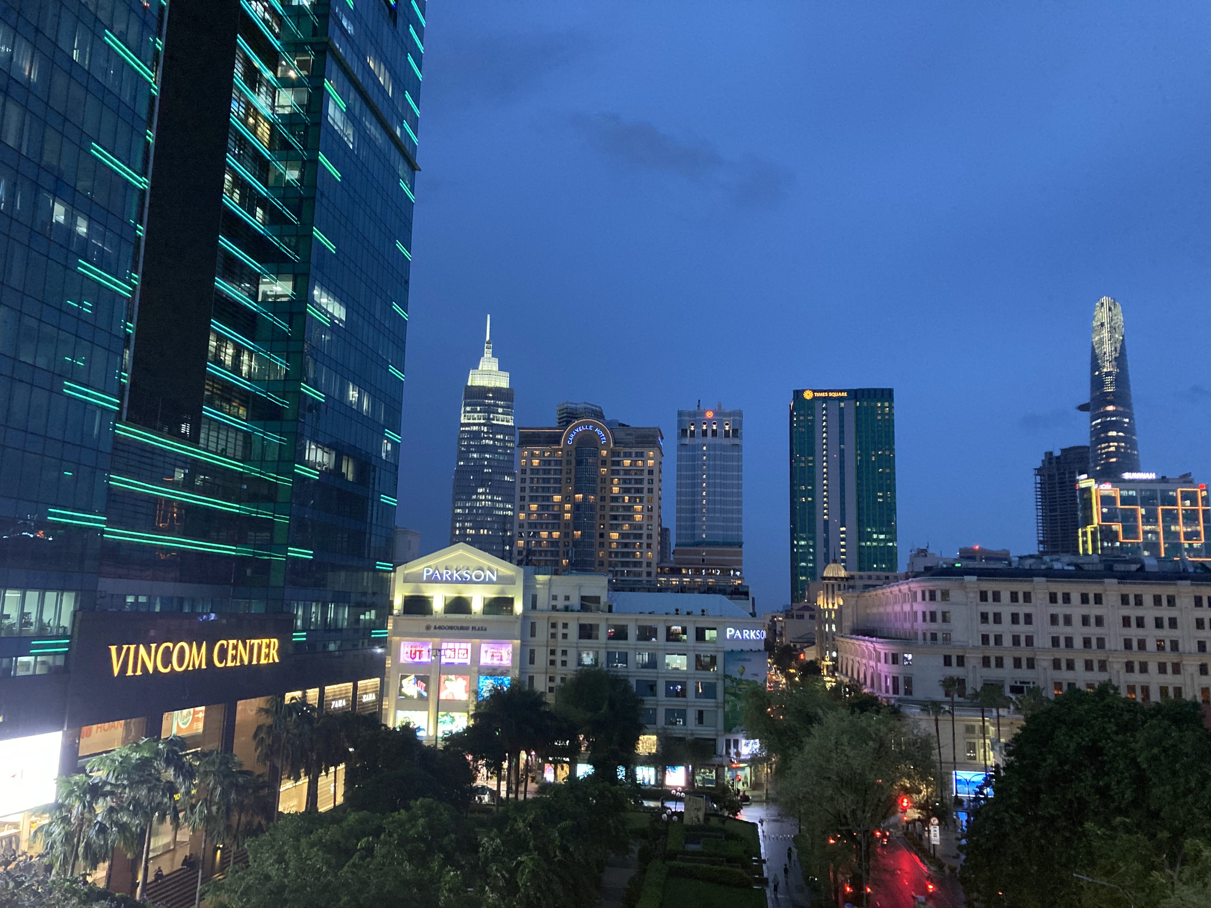 tạm biệt Sài Gòn sớm với một ít dòng viết, về tình bạn