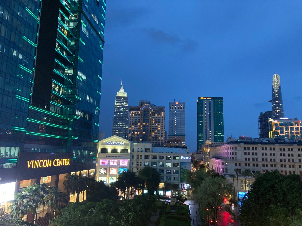 tạm biệt Sài Gòn sớm với một ít dòng viết, về tình bạn 